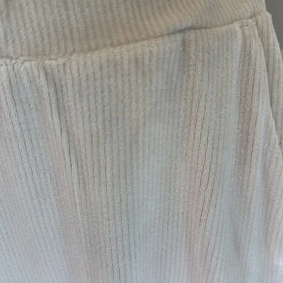 NWT Vuori Haven Pants Ribbed Wideleg Lightweight Soft Suede Women’s Size M Cream - Picture 9 of 15